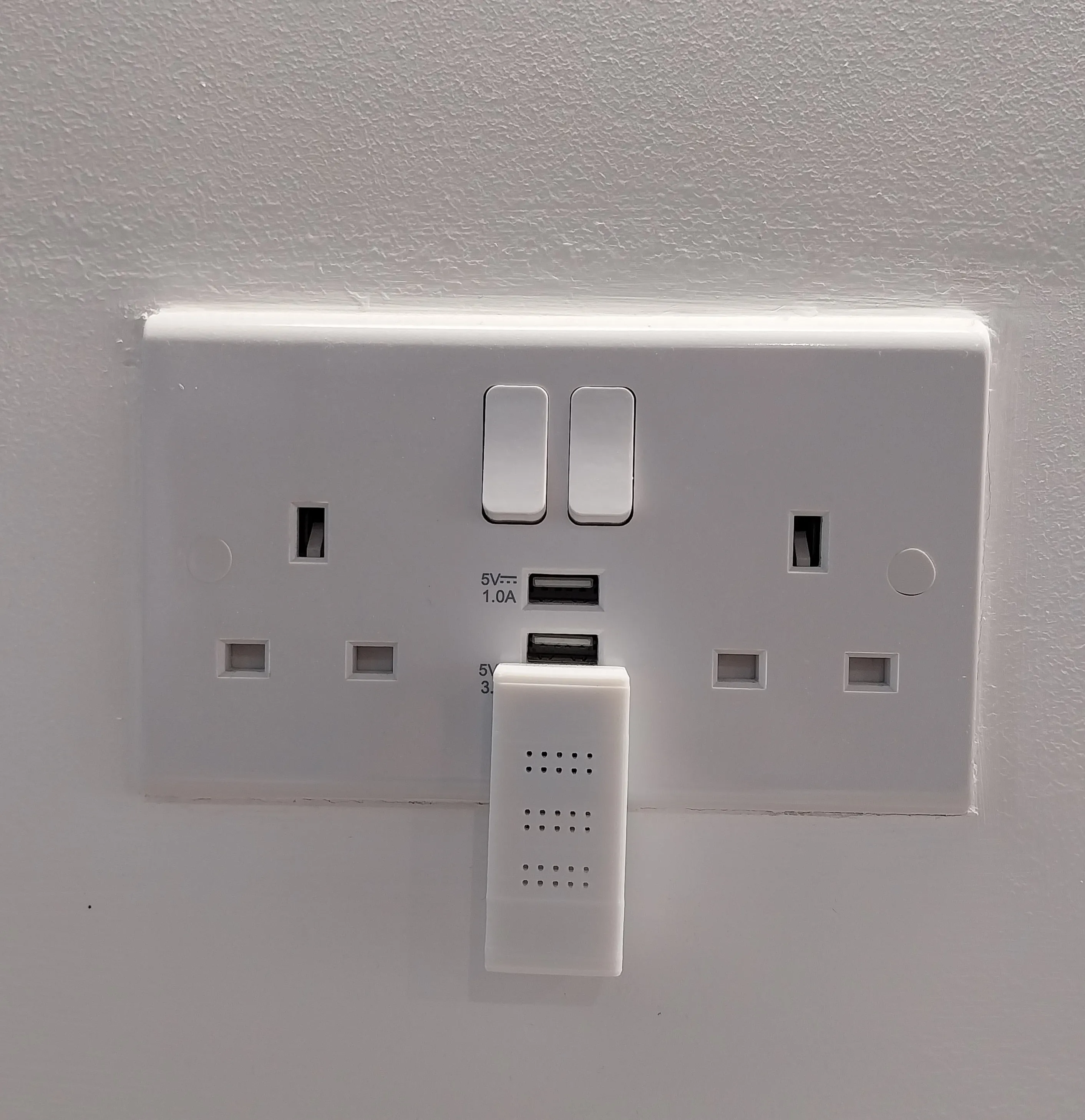 Bluetooth Proxy Stick Angled in Wall Socket Bluetooth Proxy Stick angled in wall socket